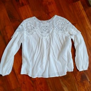 Easel white lace detail size Medium top
